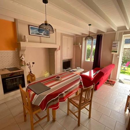 Gite En Cotentin Villa Etienville Exteriör bild