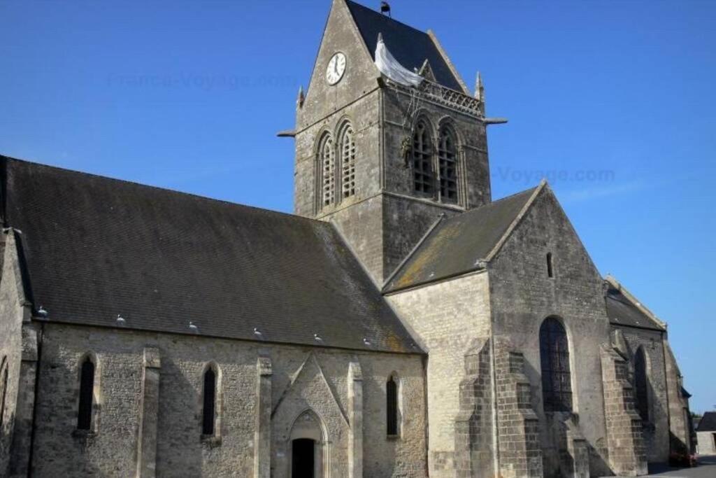 Gite En Cotentin Villa Etienville Exteriör bild